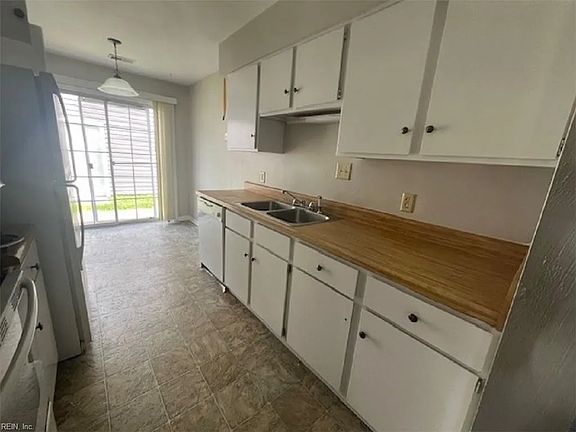 2nd image of 4005 Rainbow Dr