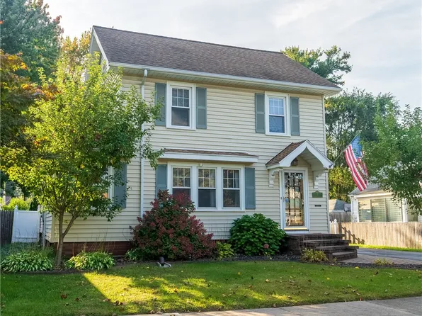 57 Kiwanis Rd, Rochester, NY 14617