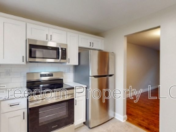 2nd image of 569 Center St APT 7