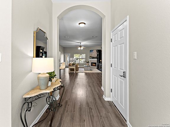 4th image of 1205 Calistoga Dr