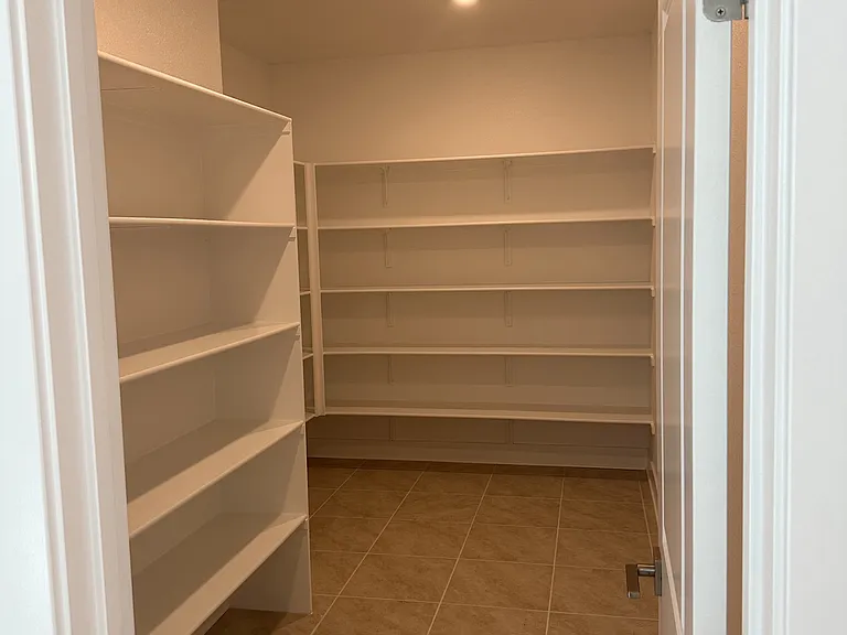 2779 Mulholland Dr — Photo 27