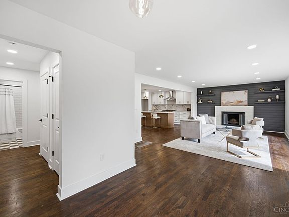 3rd image of 7261 S Mingo Ln