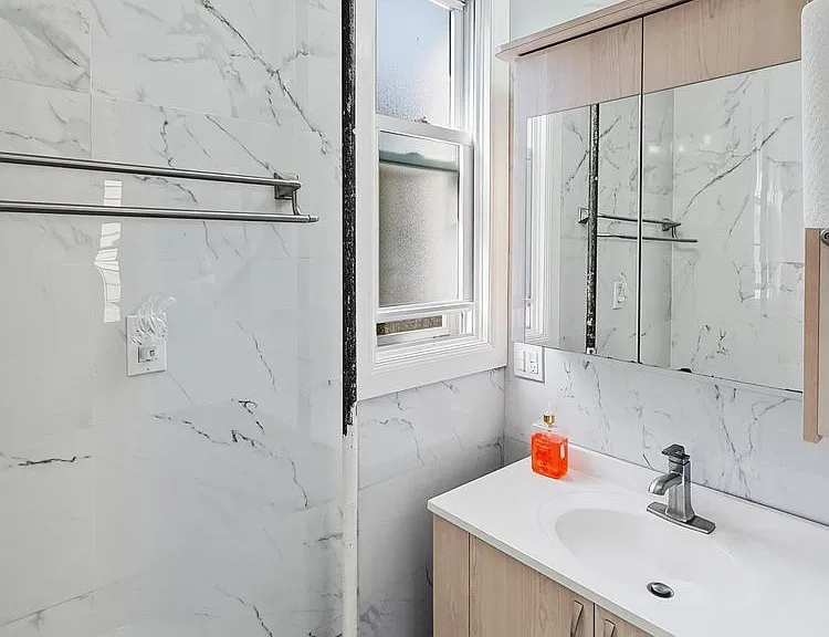 3735 Oceanic Ave #1F — Photo 2