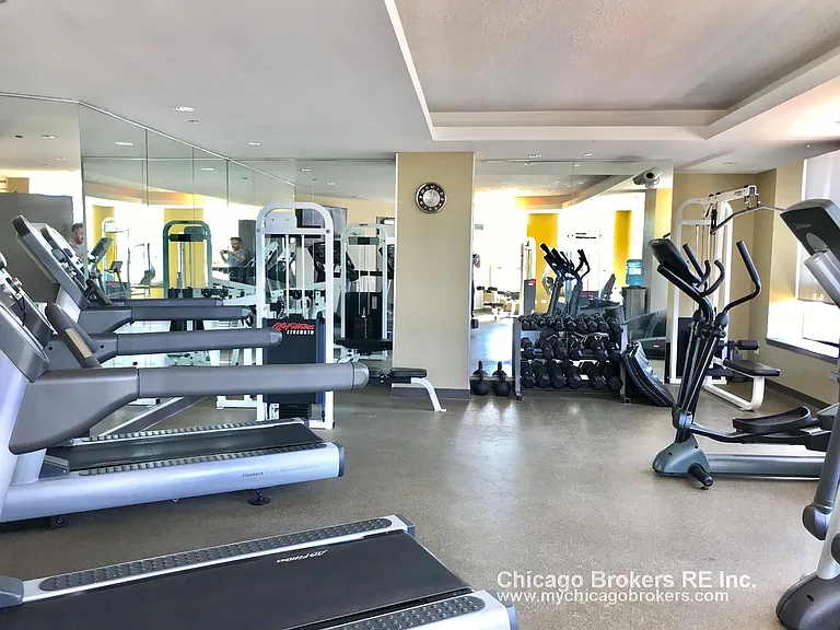 600 N Kingsbury St #1512 — Photo 25