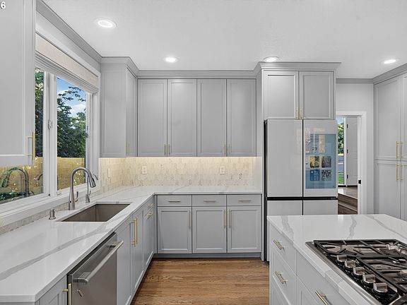 4th image of 3709 Rosepark Dr