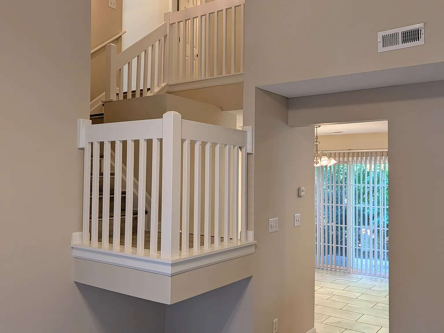 3 bed, 2.5 bath, 1370 sqft, $1,750 — Photo 3