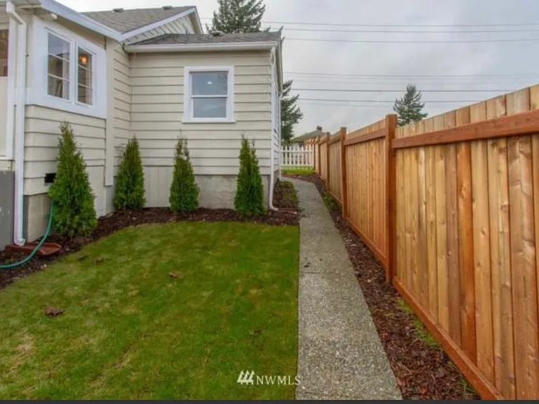 10604 2nd Pl SW — Photo 18