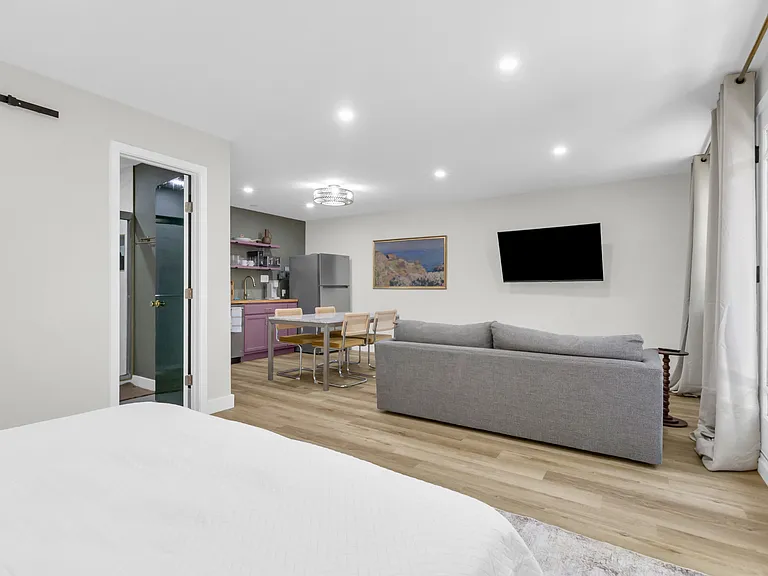 4121 Junius St #B — Photo 10