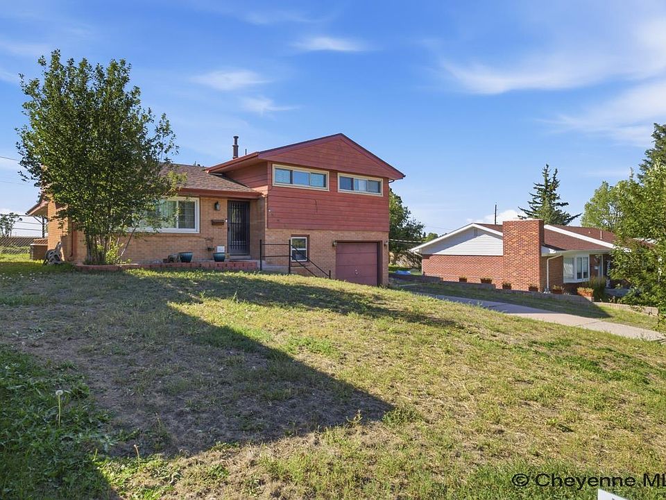 1st image of 649 Vista Ln