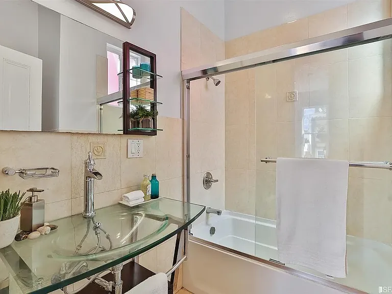 685 Capp St — Photo 32