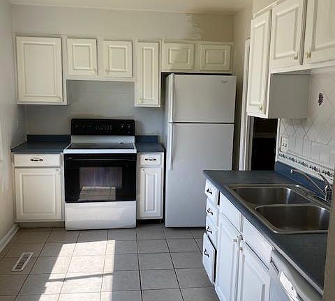 2nd image of 35 Wayside Ct