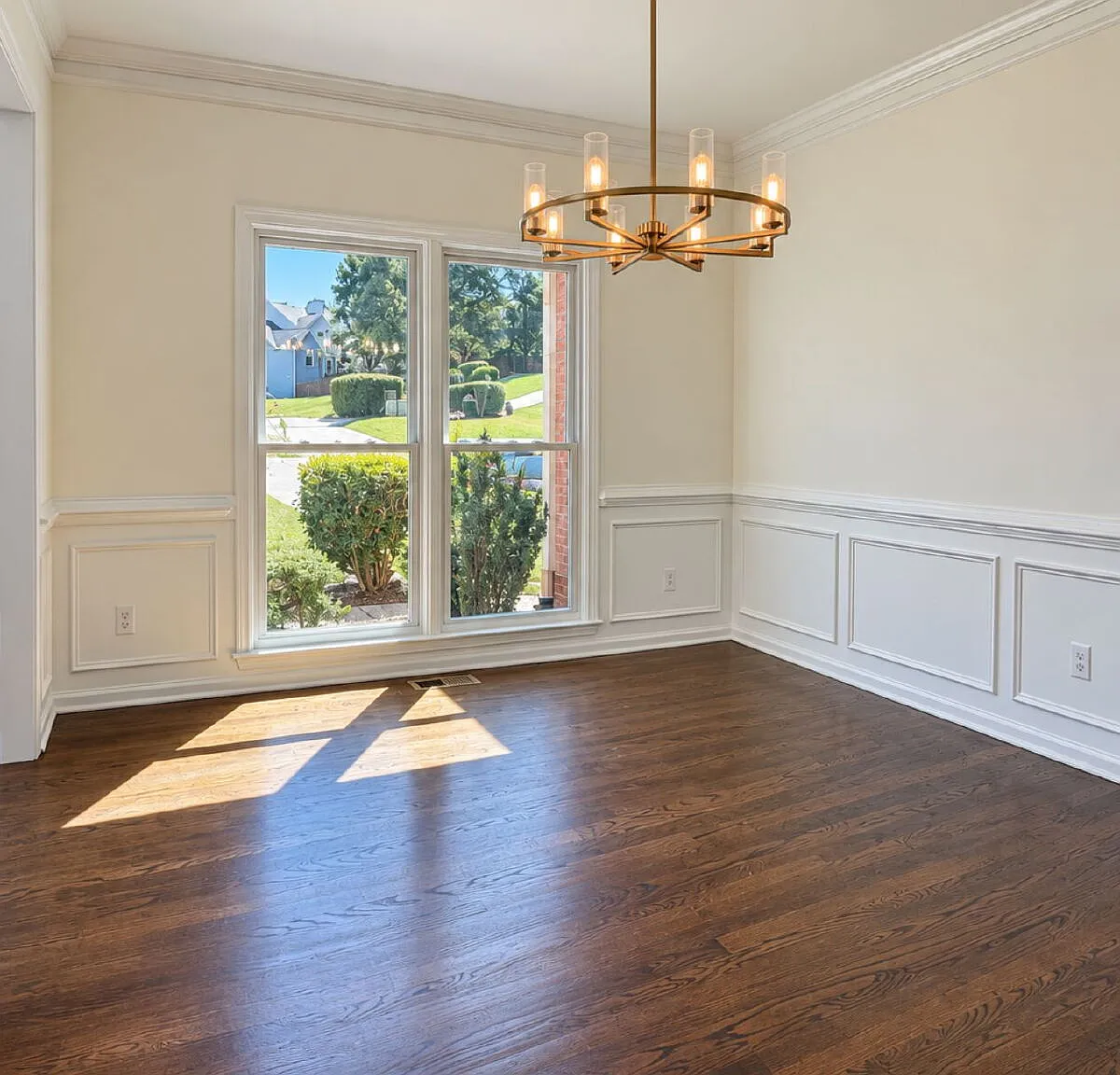 4 bed, 2.5 bath, 2795 sqft, $3,400 — Photo 4