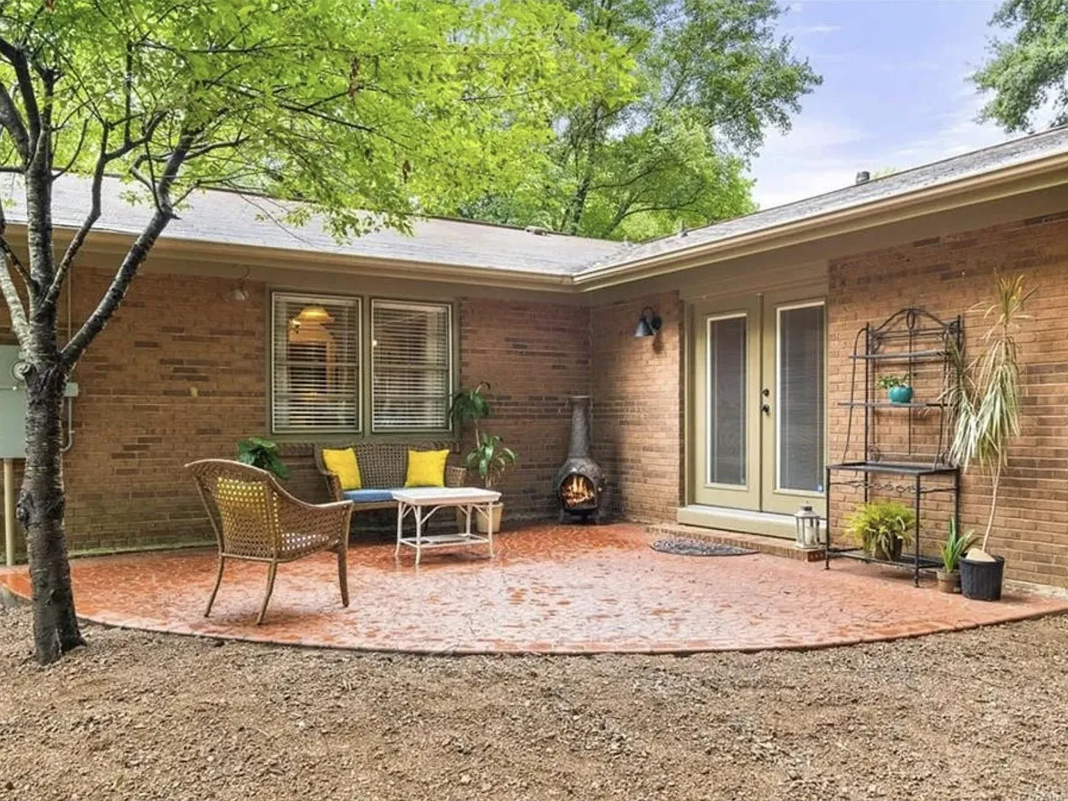 5829 Donegal Dr — Photo 3