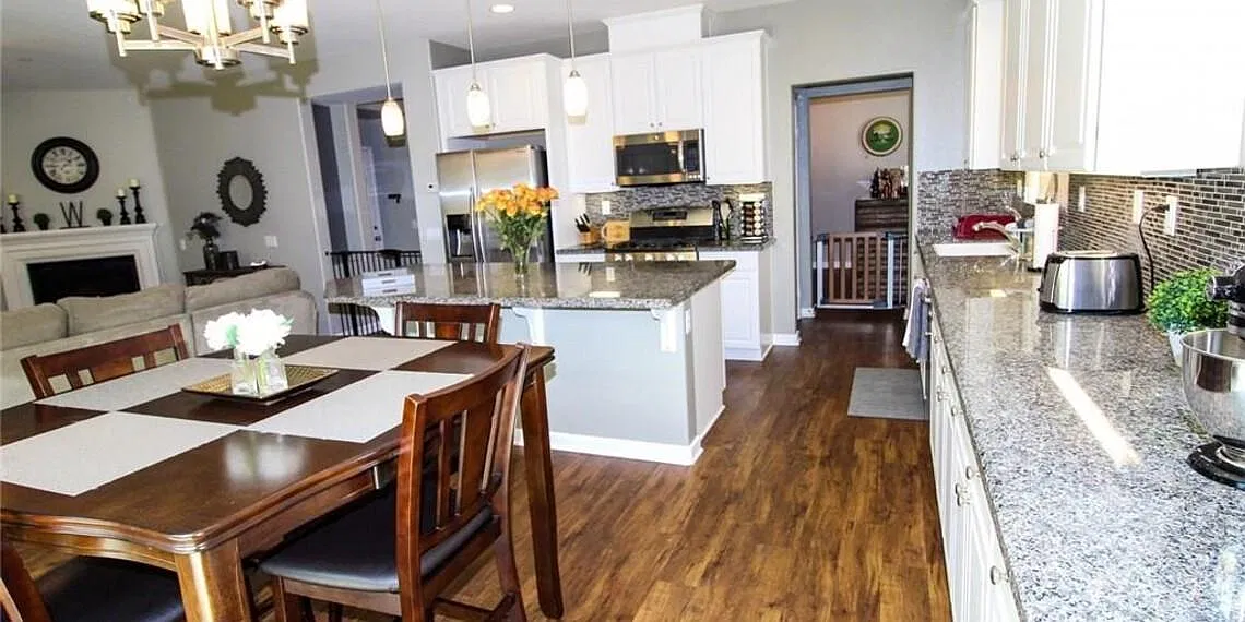 4 bed, 2618 sqft, $3,650 — Photo 4