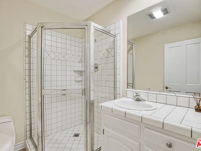 3690 Crownridge Dr — Photo 29