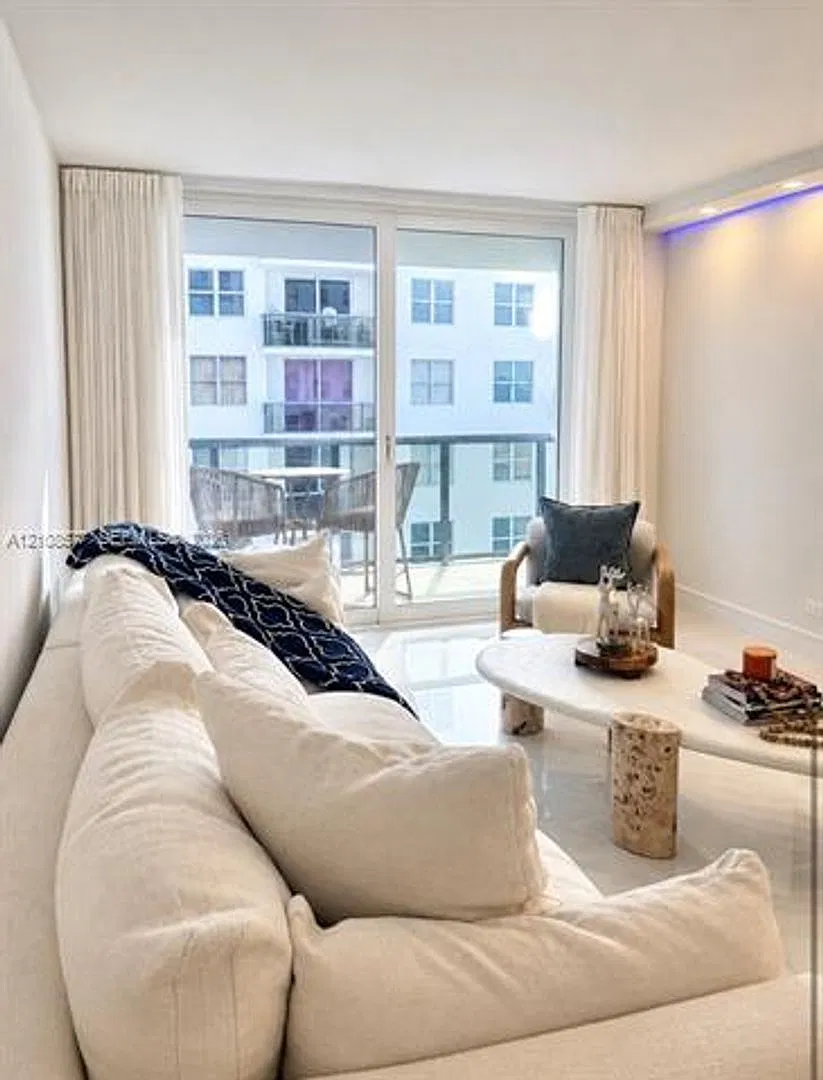 6039 Collins Ave cu-715, Miami Beach, FL 33140 — Photo 1