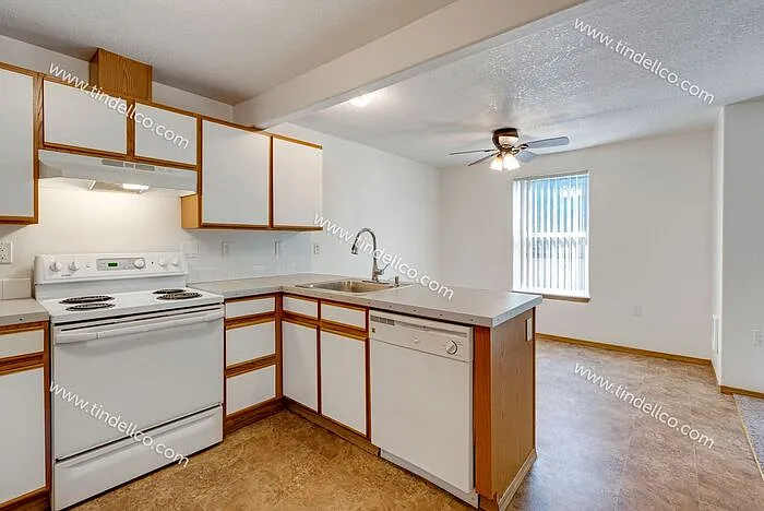 13738 NE Glisan St #3 — Photo 9
