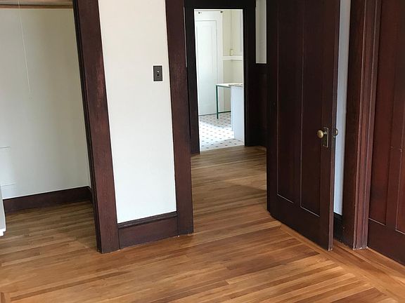 4th image of 1420 Polk St