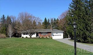5th image of 14 Center Dr