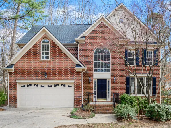 207 Cranborne Ln, Cary, NC 27519