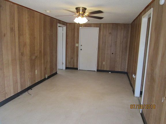 3rd image of 69 Lexington Dr APT B3