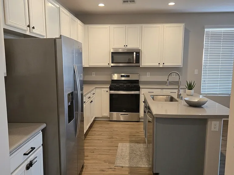579 W Camino Sorpresa — Photo 8