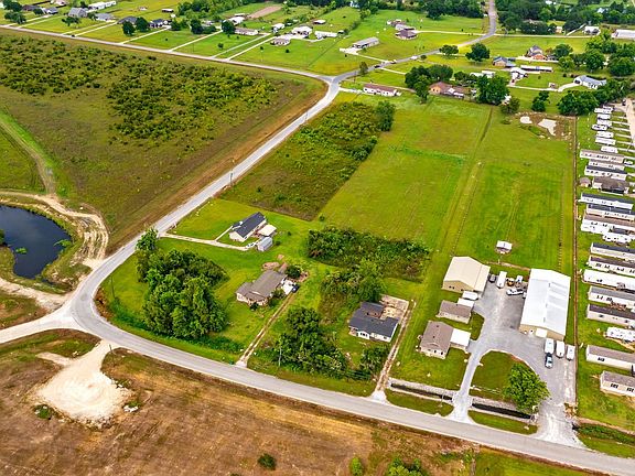 4th image of 358 Bayou Blue Bypass Rd