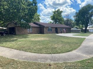 442 Sooner Park Rd, Bartlesville, OK 74006