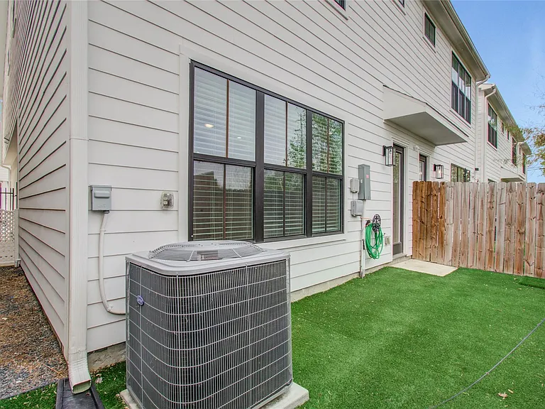 6420 Highland Pine Ln — Photo 32