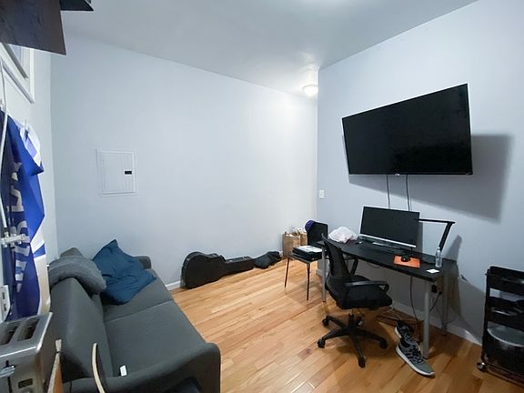 2nd image of 13 Saint Marks Pl APT 1G