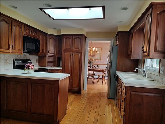 5th image of 41 N Elmore Ave