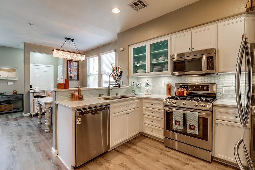 4 bed, 2.5 bath, 1469 sqft, $4,099 — Photo 1