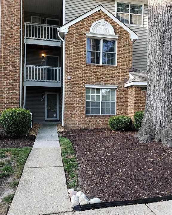 1st image of 782 Windbrook Cir APT 106