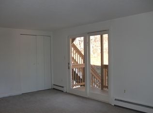 3 Zabriskie Dr APT D, Newburyport, MA 01950