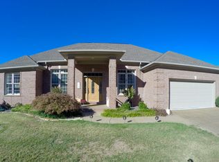 4837 Lincoln Pointe Dr, Newburgh, IN 47630