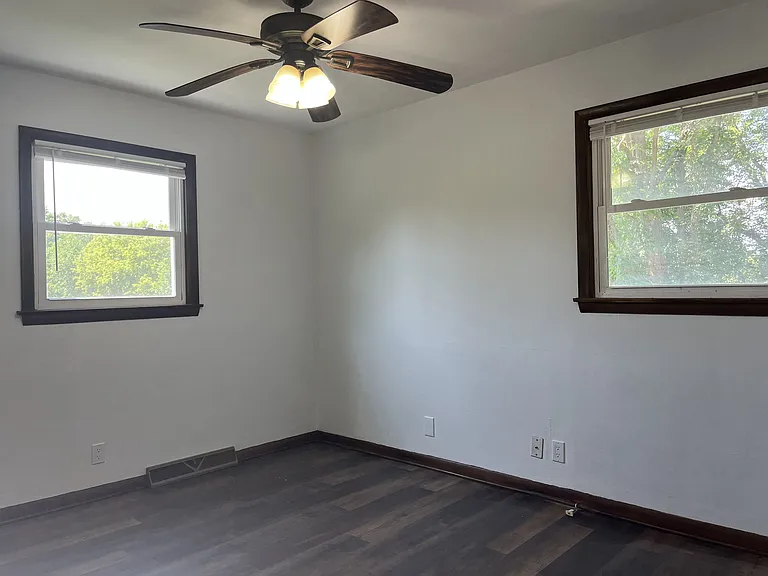 1st Bedroom.
