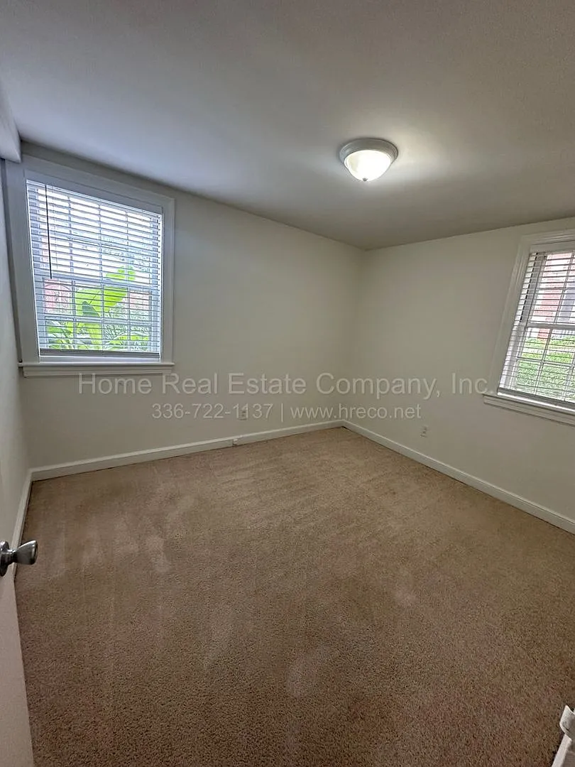 805 W End Blvd — Photo 3