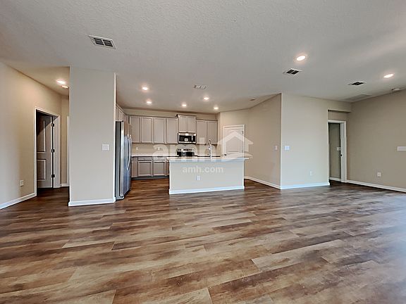 4th image of 143 Edge Park Trl