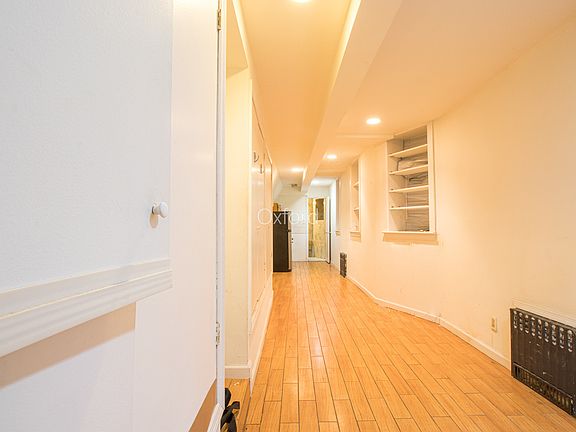 3rd image of 416 W 25th St #Basement