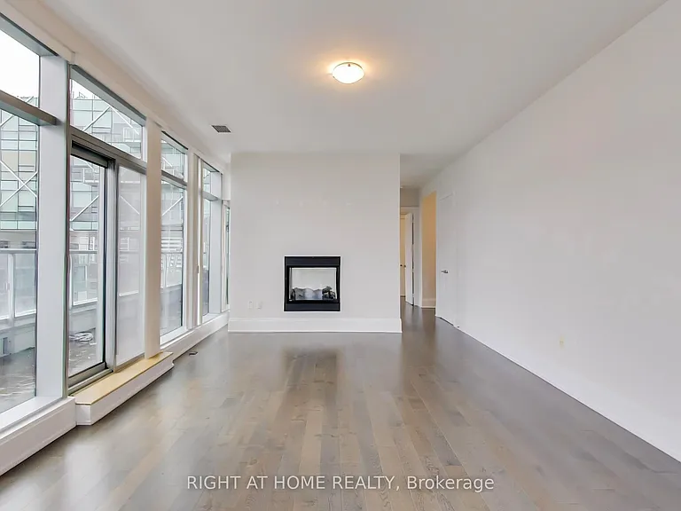 39 Queens Quay E #1126 — Photo 13