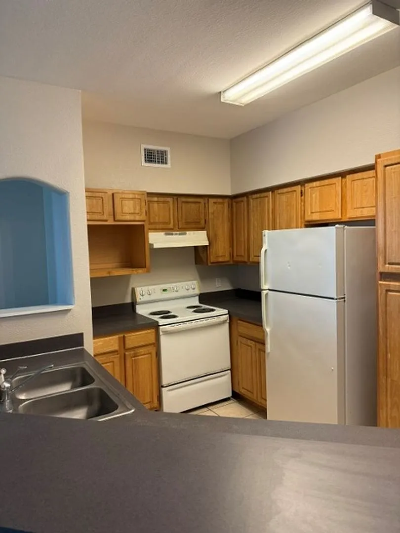 3/2 Condo in Metrowest for Rent! — Photo 4