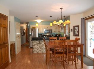 364 W Chestnut Ln, Grafton, WI 53024
