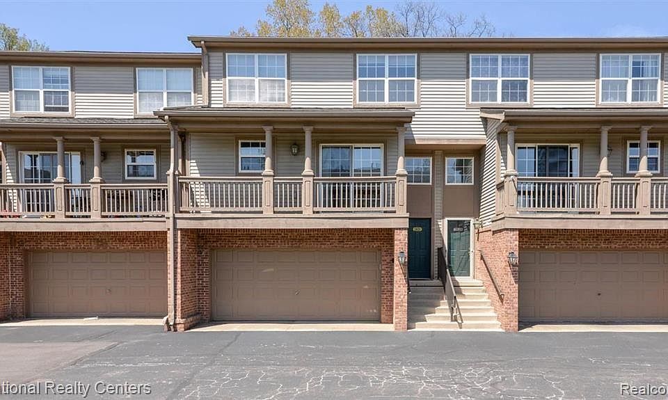 1st image of 2821 Barclay Way