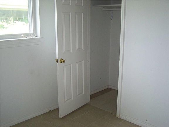4th image of 7522 Lucerne St