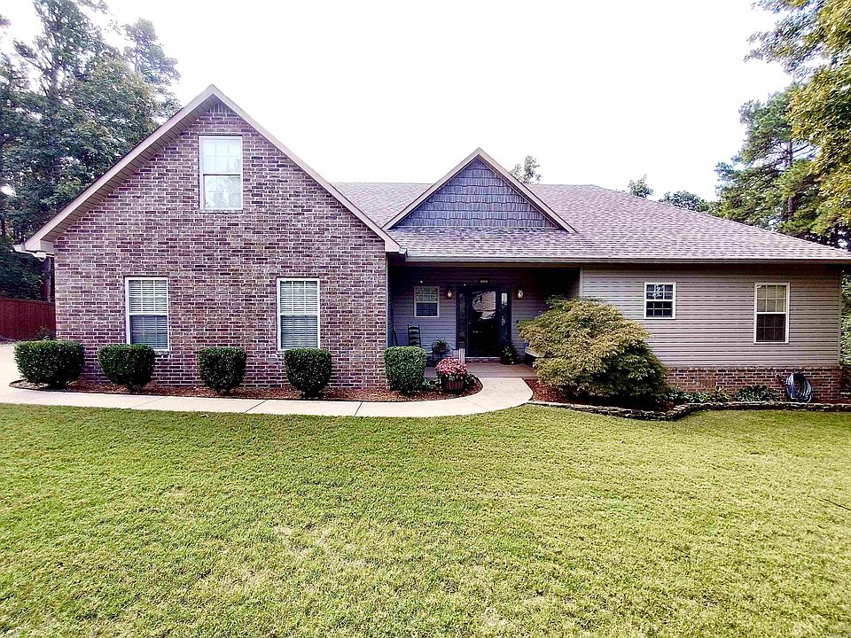 1st image of 715 Summer Heights Dr