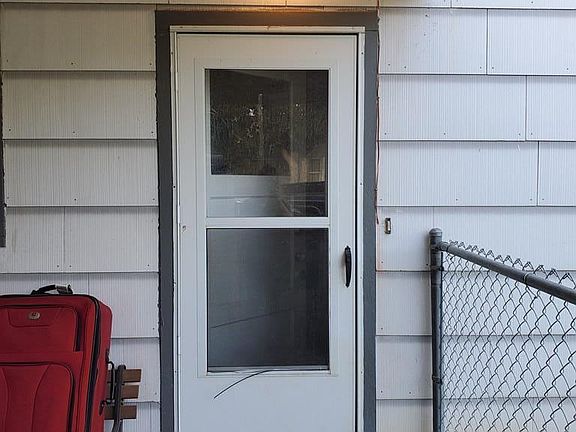 5th image of 196 E 19th St