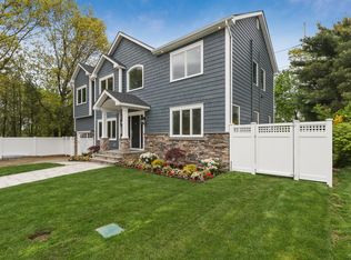 11 Miller Blvd, Syosset, NY 11791