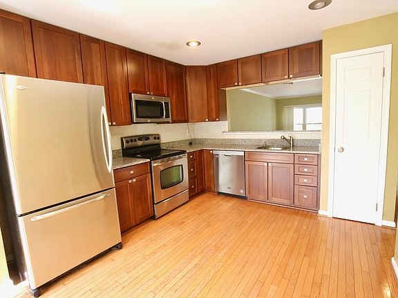 2nd image of 1545 Templeton Pl