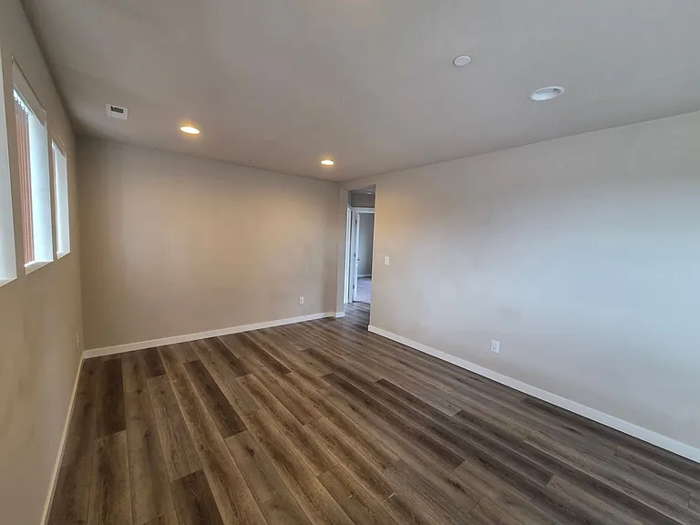 2524 Jacaranda Ave — Photo 17