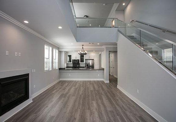 4th image of 11823 Darlington Ave APT 201